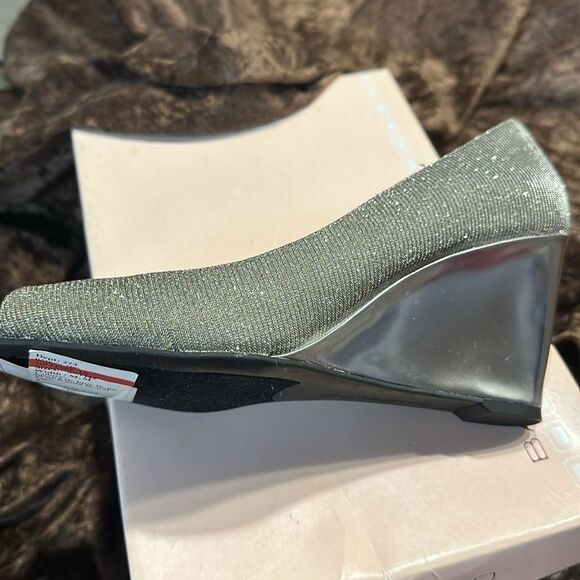 Bandolino size 8M. New in box - Picture 4 of 5